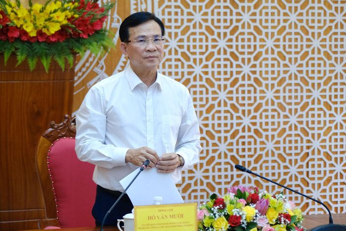 Ủy viên Ban Chấp hành Trung ương Đảng, Phó Bí thư Tỉnh ủy, Chủ tịch UBND tỉnh Lâm Đồng Hồ Văn Mười phát biểu kết luận tại hội nghị