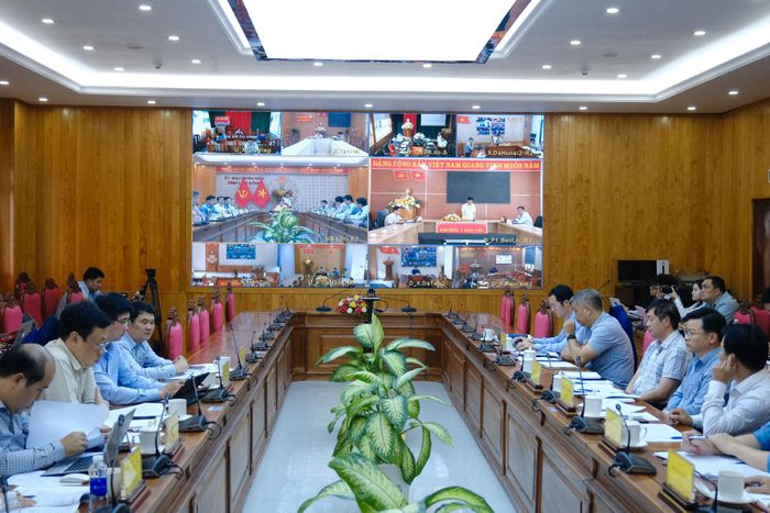 Hội nghị được tổ chức trực tuyến, kết nối đến các xã, phường có dự án đi qua