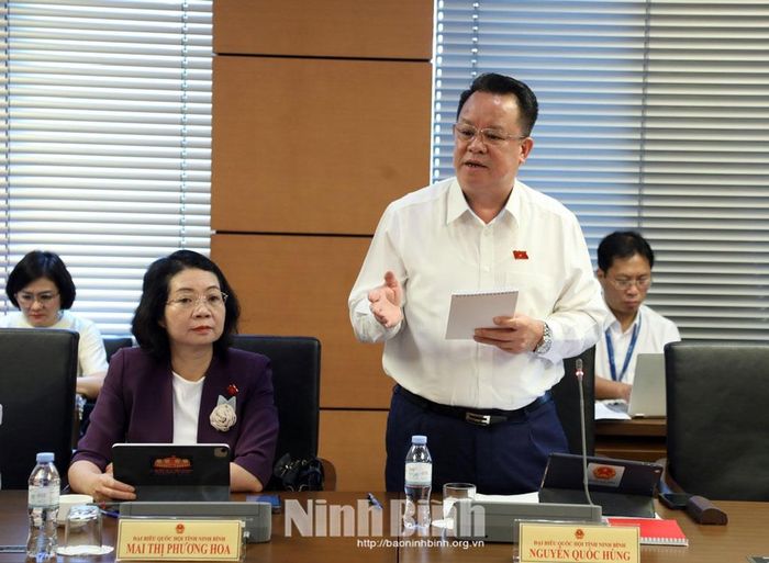 Thiếu tướng Nguyễn Quốc Hùng, Phó Chủ nhiệm Ủy ban Quốc phòng, An ninh và Đối ngoại của Quốc hội (Đoàn ĐBQH tỉnh Ninh Bình) tham gia ý kiến vào dự thảo Nghị quyết của Quốc hội quy định cơ chế, chính sách đặc thù để tháo gỡ khó khăn, vướng mắc trong việc thực hiện các dự án, công trình phục vụ Hội nghị cấp cao APEC 2027 tại Đặc khu Phú Quốc, tỉnh An Giang.