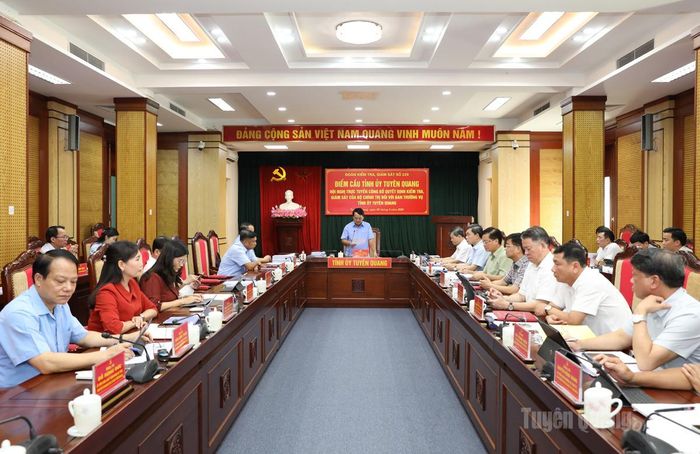 Các đại biểu dự hội nghị tại điểm cầu Tuyên Quang.