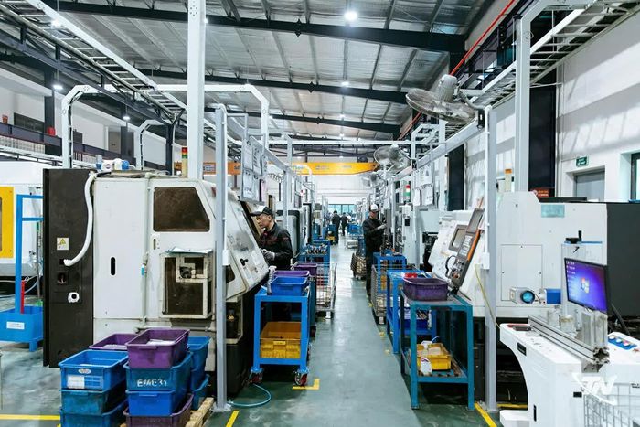 Đầu tư máy móc, thiết bị hiện đại và ứng dụng công nghệ trong sản xuất giúp nhiều doanh nghiệp trên địa bàn Thái Nguyên nâng cao năng suất lao động, cải thiện chất lượng sản phẩm và tăng sức cạnh tranh.