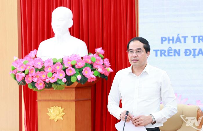 Đồng chí Bí thư Tỉnh ủy Trịnh Xuân Trường phát biểu chỉ đạo tại Hội nghị.