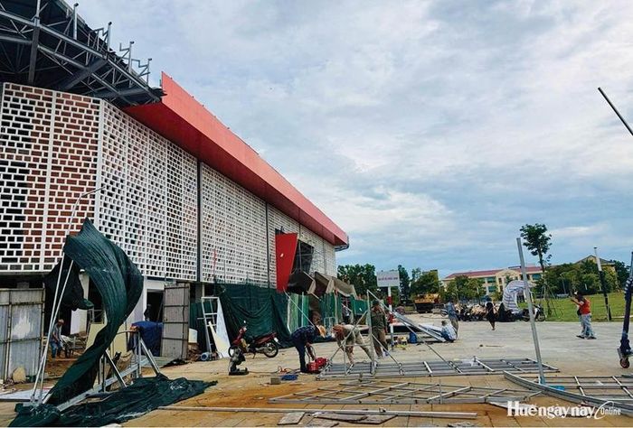 Dự án Quảng trường Văn hóa thể thao thành phố Huế đang đẩy nhanh tiến độ để về đích trước ngày 15/8.