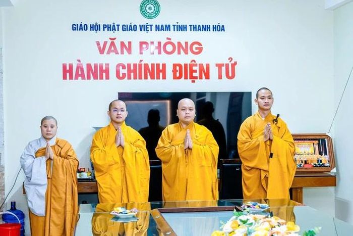 Các vị tân trụ trì y giáo phụng hành lời dạy của chư tôn đức Ban Trị sự