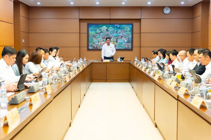 Quang cảnh buổi thảo luận tại Tổ 16.
