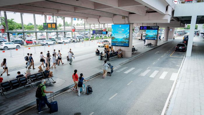 Bên cạnh việc điều chỉnh phân làn, Cảng hàng không quốc tế Nội Bài cũng quy hoạch lại công năng các bãi đỗ xe ô tô từ P1 - P9.
