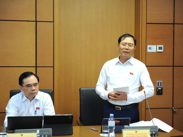 Đại tướng Nguyễn Tân Cương - Tổng Tham mưu trưởng Quân đội nhân dân Việt Nam, Thứ trưởng Bộ Quốc phòng phát biểu. Ảnh: Quochoi.vn