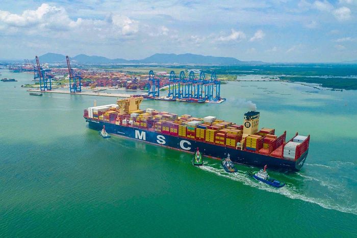 Tàu container vào khu cảng Cái Mép - Thị Vải. Ảnh: Trường Hà