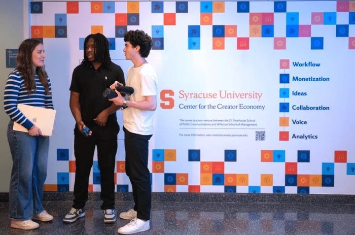 Các sinh viên của Trung tâm Kinh tế Sáng tạo thuộc Đại học Syracuse. Ảnh: Matthew Nerber/Đại học Syracuse