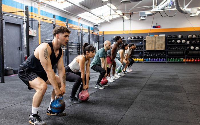 Nếu bạn tập thể dục, protein có thể giúp xây dựng cơ bắp khỏe mạnh, nhưng đối với những người ít vận động, quá nhiều protein lại có thể gây hại. Ảnh: Luis Alvarez/Digital Vision