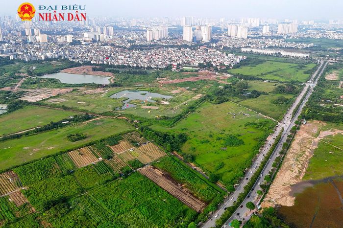 Từng là khu đất quy hoạch bỏ hoang nhiều năm, dự án Công viên Hà Đông không ít lần khiến người dân hụt hẫng vì chậm tiến độ hàng chục năm