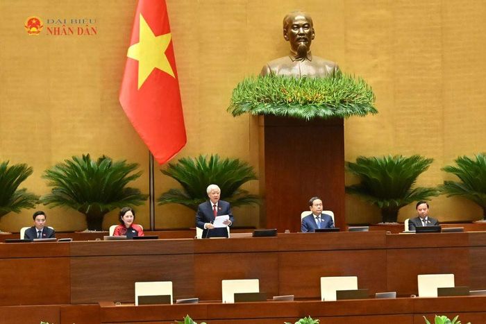 Phó Chủ tịch Thường trực Quốc hội Đỗ Văn Chiến điều hành phiên họp. Ảnh: Quang Khánh