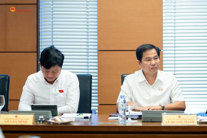 Các đại biểu tại phiên thảo luận tổ