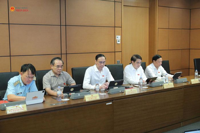 Đại biểu Quốc hội tỉnh Khánh Hòa tham dự phiên họp Tổ