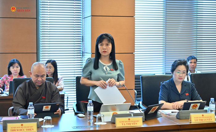ĐBQH Tạ Thị Yên (Điện Biên) phát biểu