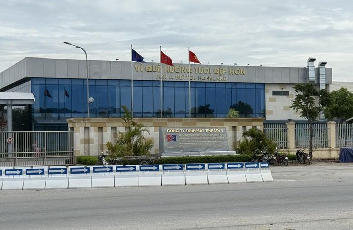 Một doanh nghiệp trên địa bàn xã Vân Tụ thu hút gần 2 nghìn lao động địa phương và các vùng lân cận
