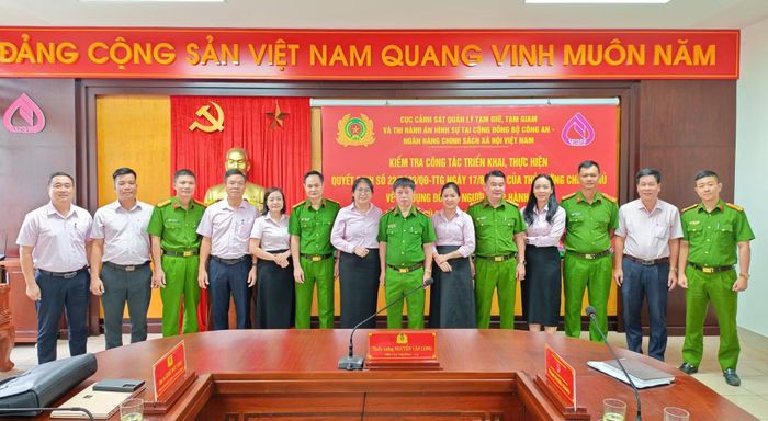 Thiếu tướng Nguyễn Văn Long, Phó Cục trưởng Cục Cảnh sát quản lý trại giam, cơ sở giáo dục bắt buộc, trường giáo dưỡng vừa làm việc về công tác triển khai, thực hiện Quyết định số 22 về tín dụng đối với người chấp hành xong án phạt tù tại TP Huế.