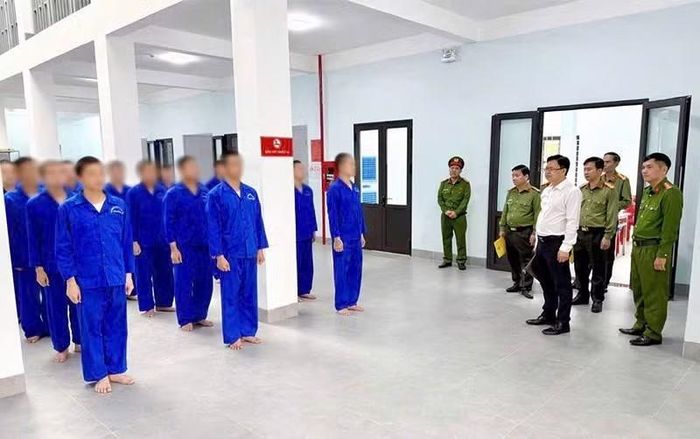 Thiếu tướng Nguyễn Thanh Tuấn, Giám đốc Công an TP Huế thăm Cơ sở cai nghiện ma túy TP Huế.
