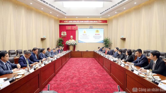 Hai bên trao đổi những vấn đề phía Campuchia quan tâm trong quá trình nghiên cứu, tham mưu Chính phủ triển khai việc tinh gọn tổ chức bộ máy.