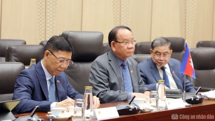 Ngài Santibindit Chan Ean trân trọng cảm ơn sự đón tiếp chu đáo, nồng hậu của Bộ Công an Việt Nam và cá nhân Thứ trưởng Lê Văn Tuyến.