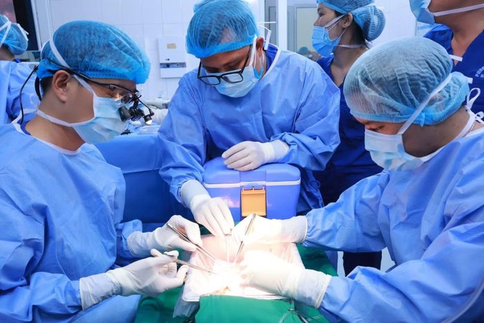 Một ca ghép thận từ người hiến chết não.