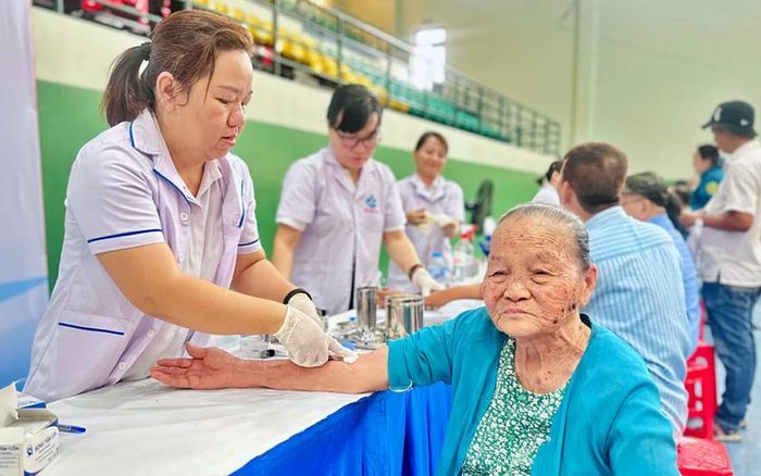 Chương trình khám sức khỏe toàn dân tại Thành phố Hồ Chí Minh đang bước vào giai đoạn tăng tốc mạnh mẽ.