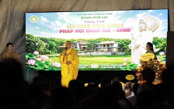 Đại đức Thích Trung Hiếu, Trụ trì Chùa Phổ Lại, phát biểu khai mạc chương trình Pháp hội Quan Âm 2026.