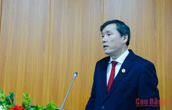 GS.TS. Lê Văn Lợi, Chủ tịch Viện Hàn lâm Khoa học xã hội Việt Nam, Phó Trưởng Ban Chính sách, chiến lược Trung ương, Phó Chủ tịch Hội đồng Lý luận Trung ương phát biểu tại lễ ký kết hợp tác.