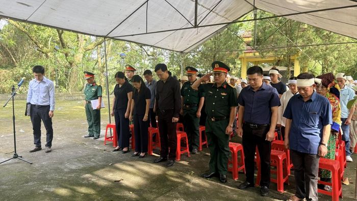 Lễ truy điệu và an táng hài cốt Liệt sĩ Triệu Hải Ninh tại Nghĩa trang Liệt sĩ Đông Khê.