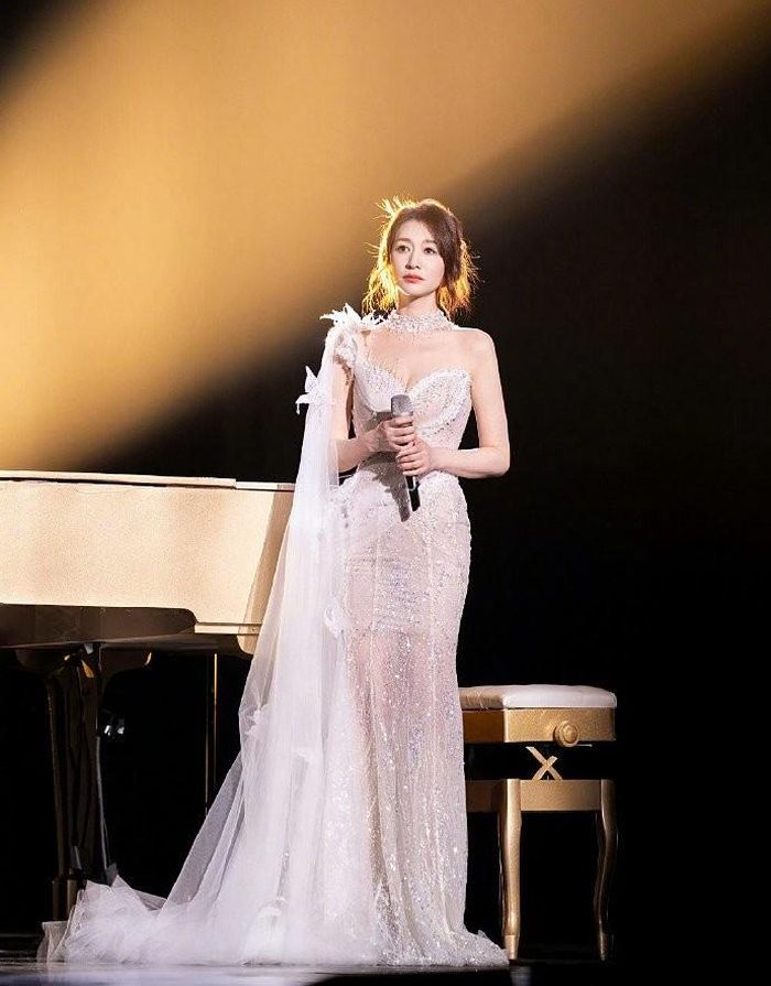 Vẻ đẹp khó lẫn vào đâu của cô trong showbiz