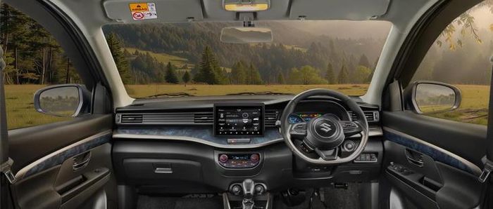 Suzuki XL7 2026 được phân phối tại Indonesia với ba phiên bản, cung cấp cả tùy chọn động cơ xăng truyền thống và hệ truyền động hybrid nhẹ. Ảnh: Suzuki