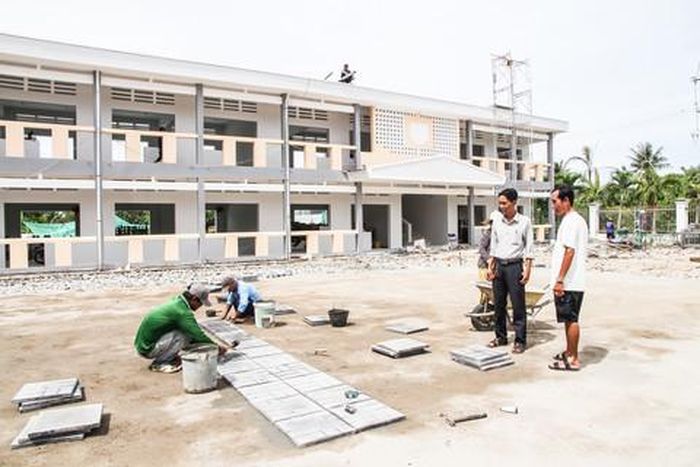Công trình sửa chữa, nâng cấp Trường THCS Vĩnh Hòa (xã Vĩnh Xương, tỉnh An Giang) đang tăng tốc thi công để kịp đưa vào sử dụng trong năm học mới