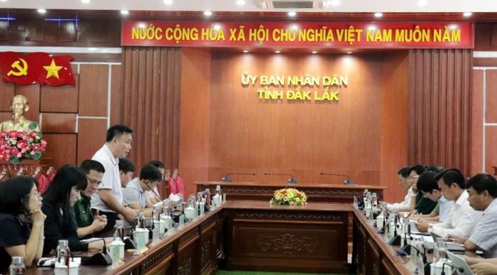 Quang cảnh buổi làm việc giữa Đoàn công tác Bộ Nông nghiệp và Môi trường với Ban Chỉ đạo chống khai thác IUU tỉnh Đắk Lắk.