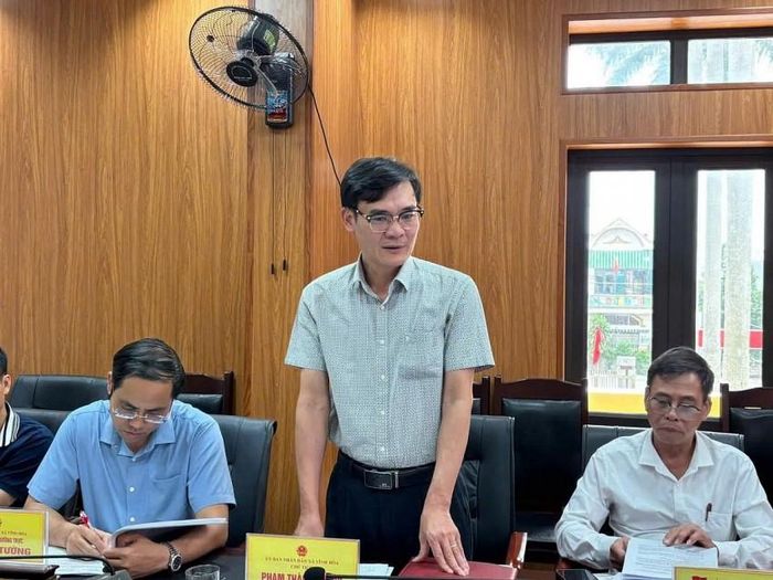 Ông Phạm Thành Trung – Phó Bí thư Đảng ủy, Chủ tịch UBND xã Vĩnh Hòa phát biểu tại hội nghị.