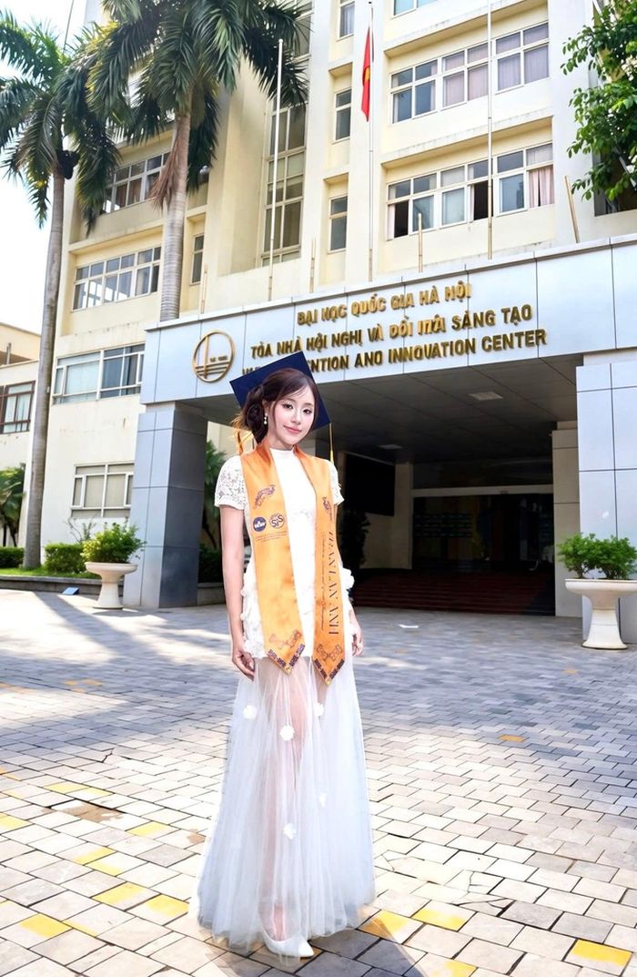 Gửi lời nhắn tới các bạn trẻ đang đứng trước ngưỡng cửa lựa chọn nghề nghiệp, Lan Anh cho rằng điều quan trọng nhất là dám hành động. “Nếu đã chọn đúng hướng đi hay chưa may mắn chọn đúng, hãy dám thử, dám làm và biến những dự định thành hiện thực sớm nhất có thể. Tuổi trẻ là giai đoạn được phép sai và cũng là lúc thuận lợi nhất để sửa sai. Khi có đủ trải nghiệm, các bạn sẽ biết mình thực sự cần gì và nên làm gì trong tương lai”. Với nữ sinh, 4 năm đại học không chỉ là những thành tích mà là hành trình chứng minh rằng sự kiên định với lựa chọn của bản thân với niềm tin “nếu đi cùng nỗ lực và tinh thần dấn thân, sẽ tạo nên những thành quả xứng đáng”.