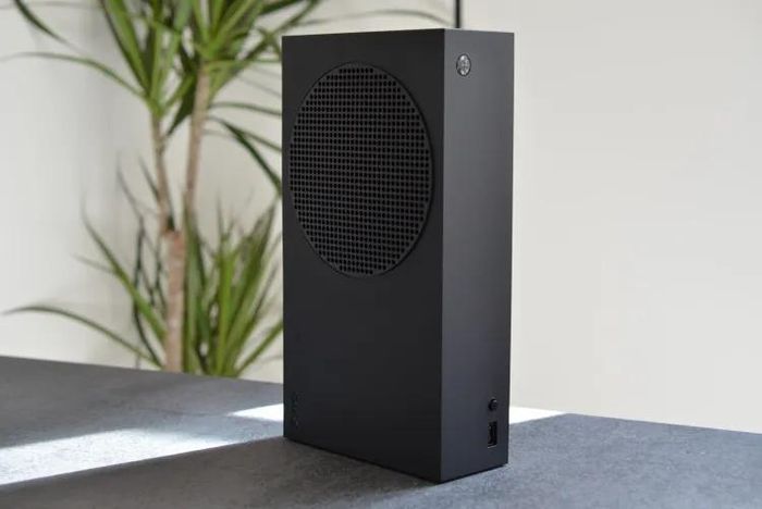 Máy Xbox Series trưng bày. (Ảnh: TheVerge)