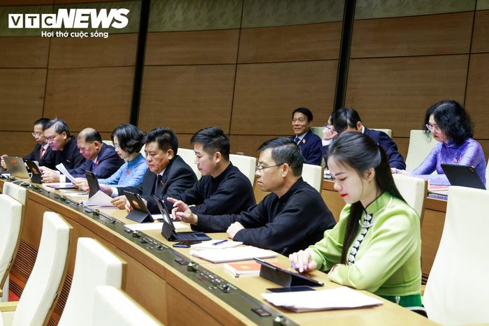  Các đại biểu tham dự phiên khai mạc.