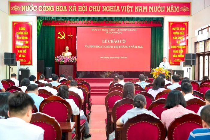 Quang cảnh buổi sinh hoạt chính trị. Ảnh: Ngân Nguyễn
