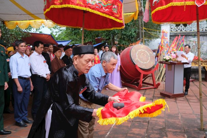 Lễ hội đền Thắng Trí xã Kim Anh. Ảnh: Sỹ Hào