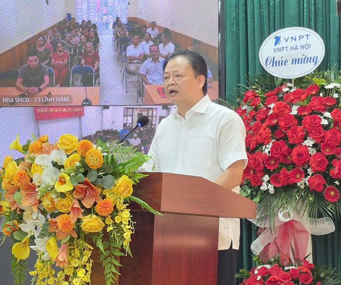 Phó Bí thư Đảng ủy, Chủ tịch UBND phường Vĩnh Tuy Vũ Văn Hoạt phát biểu. Ảnh: Linh Chi