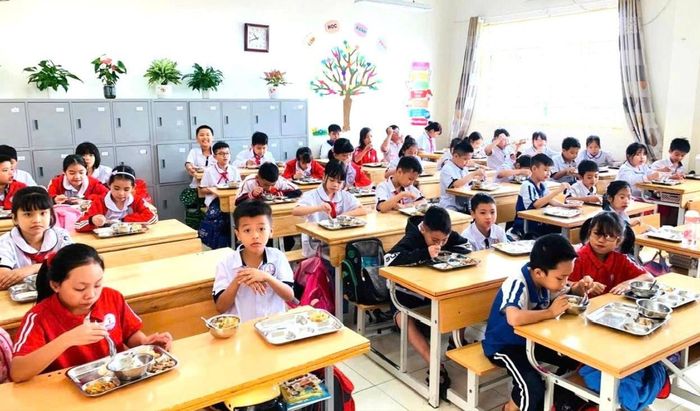 Hơn 633.000 học sinh Hà Nội được hỗ trợ bữa ăn bán trú. Ảnh: CTV