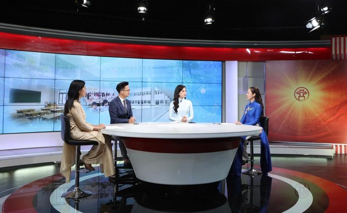 Bà Đỗ Thu Nga, Chủ tịch UBND xã Đa Phúc trao đổi tại Chương trình. Ảnh: Thanh Hải