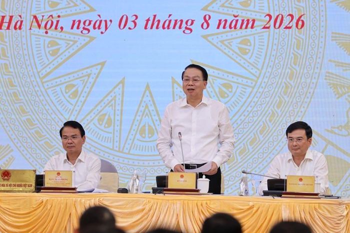 Thứ trưởng Bộ Tài chính Nguyễn Đức Chi thông tin tại họp báo. Ảnh: Nhật Bắc