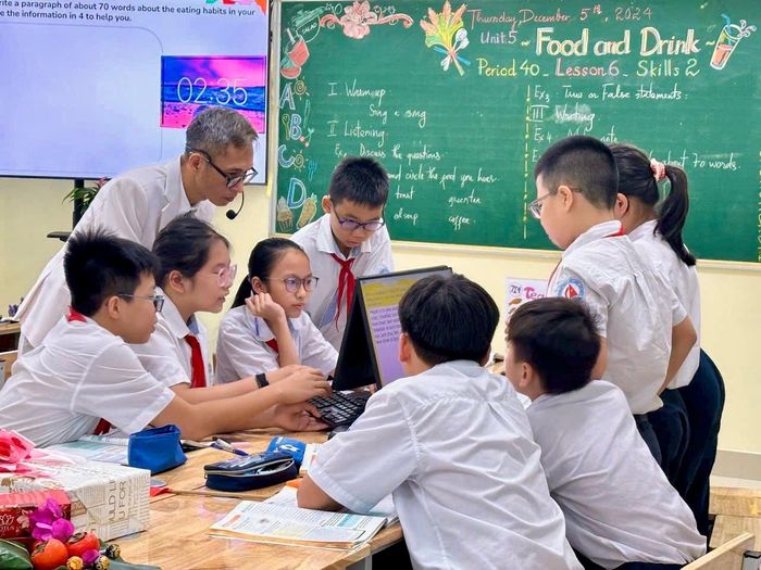 Việc sắp xếp, tổ chức lại mạng lưới trường học được kỳ vọng sẽ góp phần nâng cao chất lượng dạy và học trên địa bàn phường Ô Chợ Dừa. Ảnh minh họa