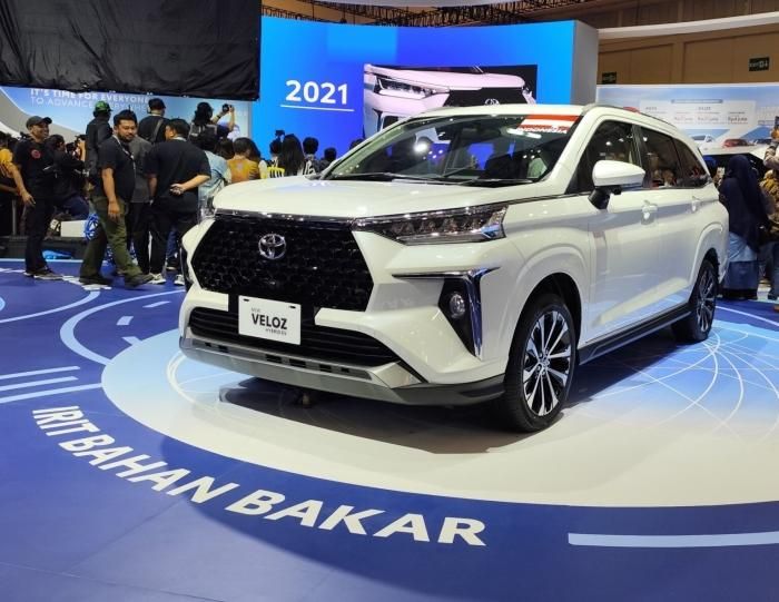 Toyota phân phối Veloz Hybrid với bốn phiên bản gồm V, Q, Q Modellista và Q TSS Modellista.