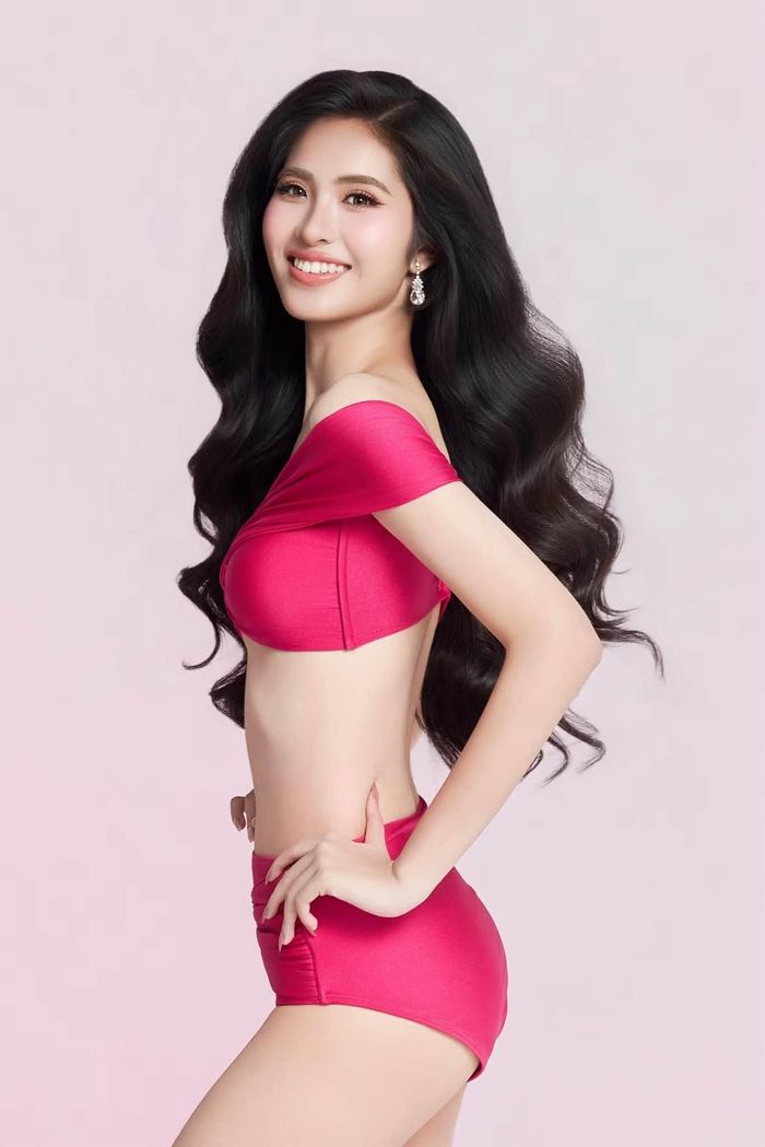 Khoảng thời gian chuẩn bị cho Hoa hậu Việt Nam diễn ra với cường độ cao khiến Phương Nghi phải thay đổi nhiều hơn cô từng nghĩ. Không chỉ rèn luyện kỹ năng trình diễn, ứng xử hay xây dựng hình ảnh cá nhân, cô còn phải chủ động sắp xếp lịch học, lịch tập luyện và tự chịu trách nhiệm cho mọi lựa chọn của mình.