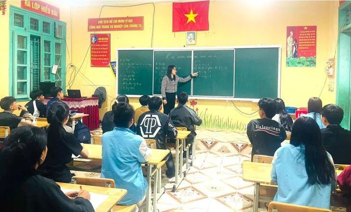 Một giờ học tại Trường Phổ thông Dân tộc Bán trú Tiểu học & THCS Hồng Thái (tỉnh Tuyên Quang). Ảnh: NVCC