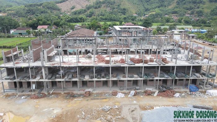 Tiến độ thi công 10 trường nội trú vùng biên ở Nghệ An đang được đẩy nhanh, hướng tới mục tiêu hoàn thành và đưa vào sử dụng trước năm học mới 2026-2027.