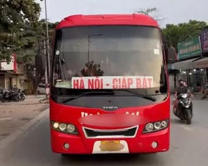Phạt 33 triệu đồng với xe khách chở gần gấp đôi số người quy định. Ảnh: Cục CSGT