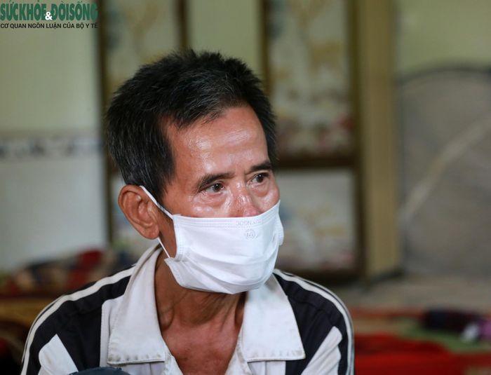 Ông L.Đ. ân hận vì sự chủ quan bỏ điều trị khiến bệnh tái phát và ảnh hưởng đến cả gia đình. ẢNH: Vũ Đồng